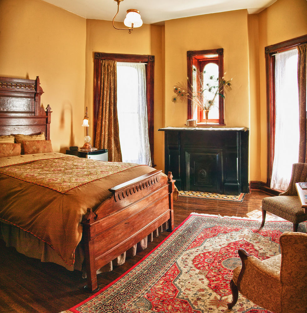 Whiskey Mansion Bed and Breakfast Saint Joseph Buitenkant foto