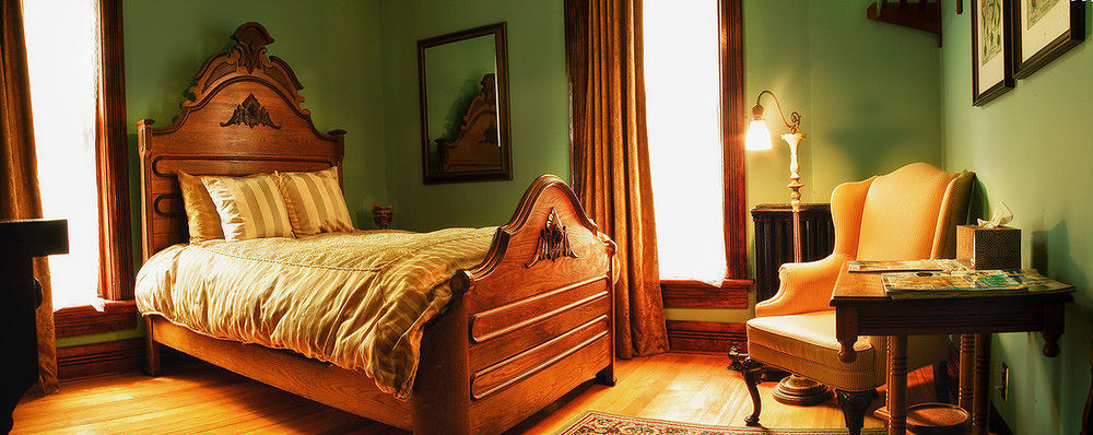 Whiskey Mansion Bed and Breakfast Saint Joseph Buitenkant foto